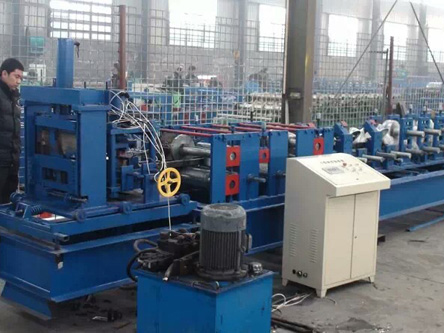 Stepless shear C-beam machine