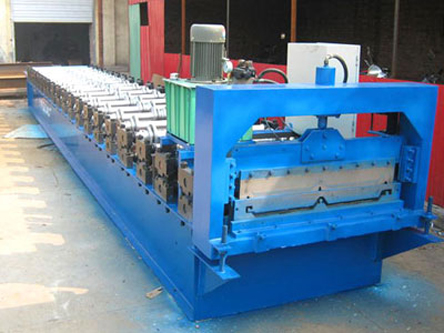 Type 820 angle gallop tile press